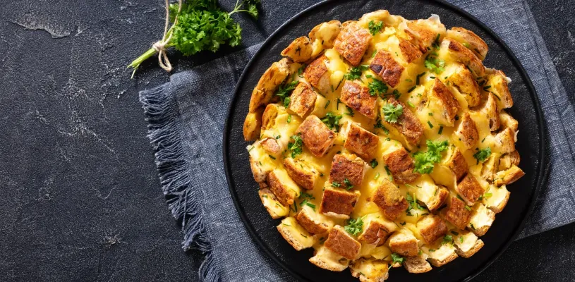 Cheesy Garlic PullâApart Bread